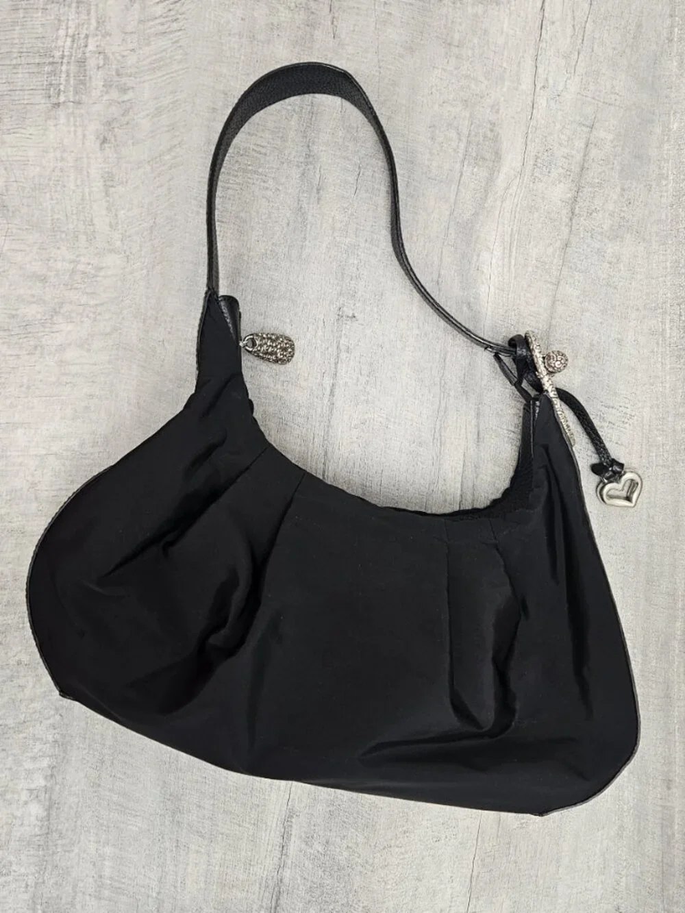 BRIGHTON HOBO PURSE BLACK MICROFIBER & CROC EMBOSSED PLEATHER SILVER HEART